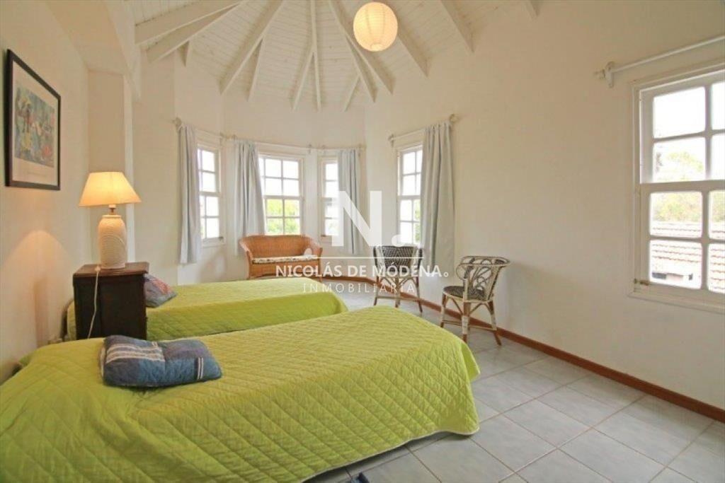 Casa con piscina a cuadras del mar en La Barra