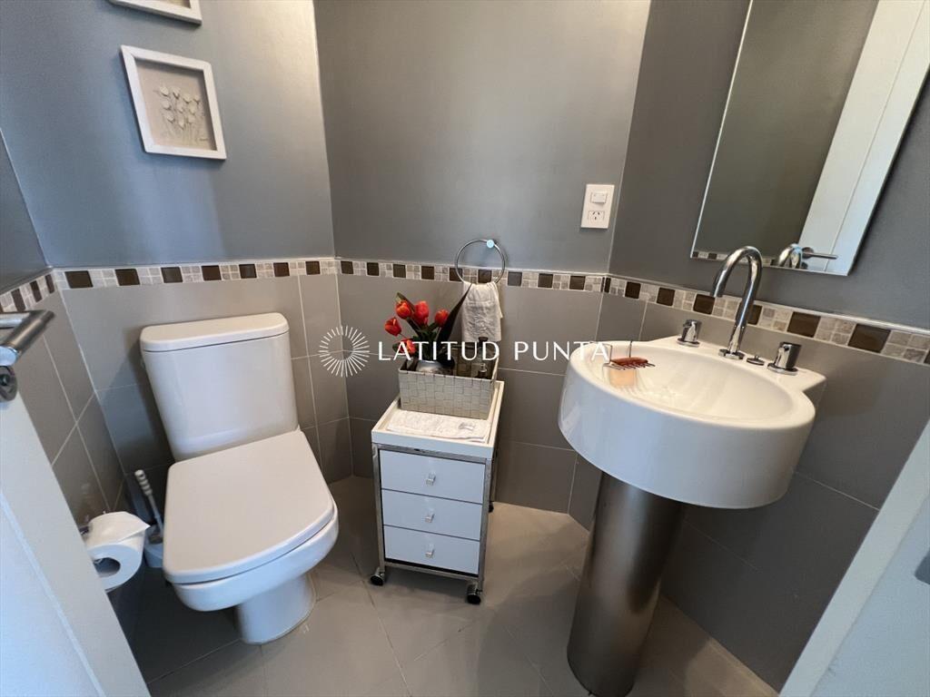 Ocena Drive, amplio apartamento de 4 dormitorios