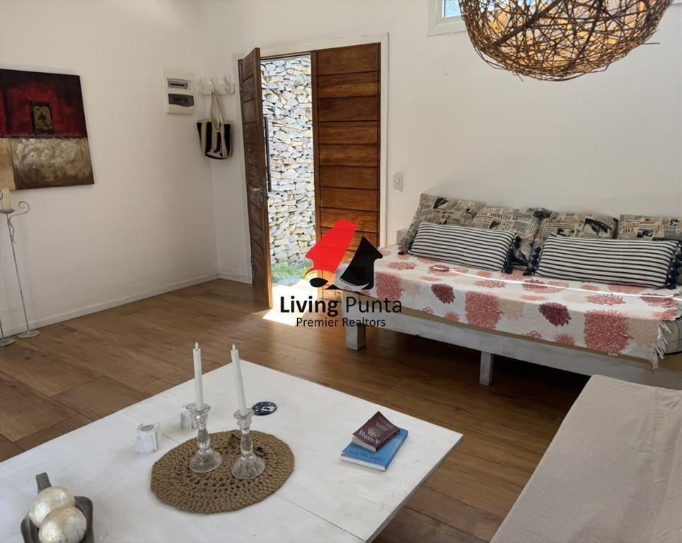 Casa en venta a media cuadra del mar