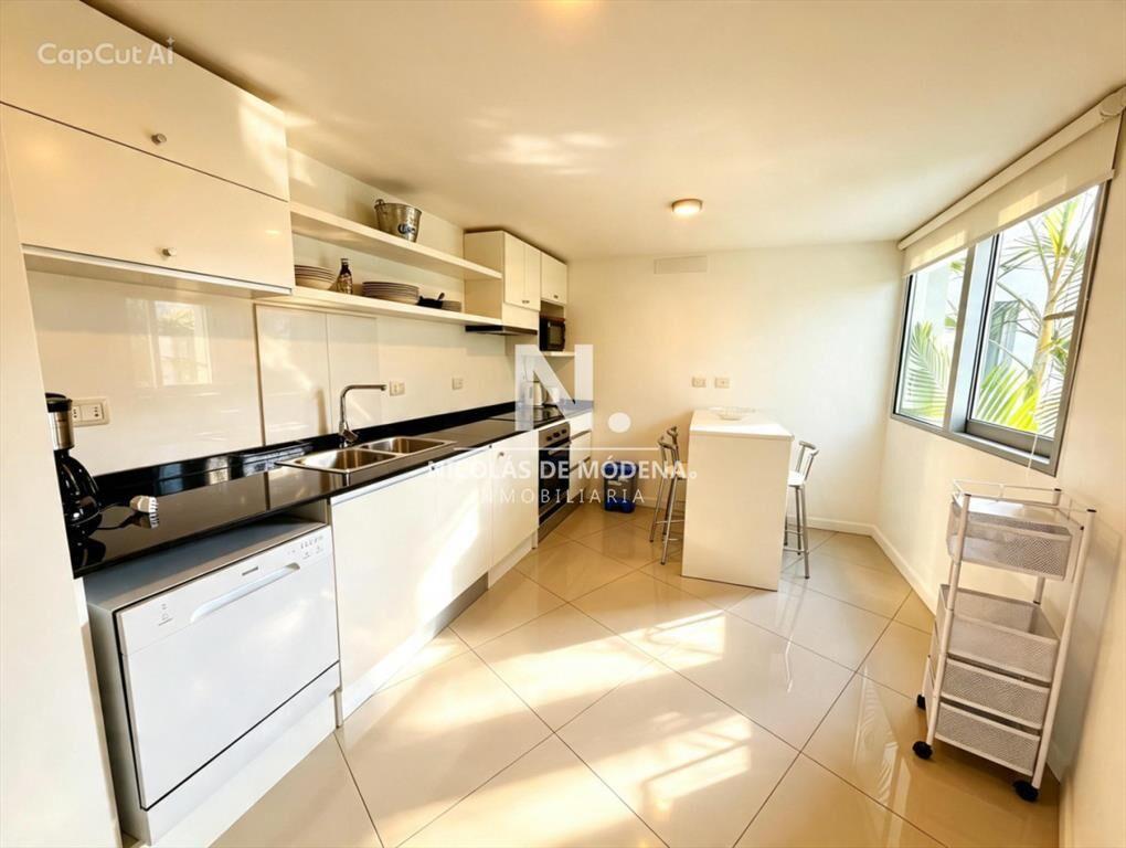 Apartamento en primera linea playa mansa, 3 dormitorios