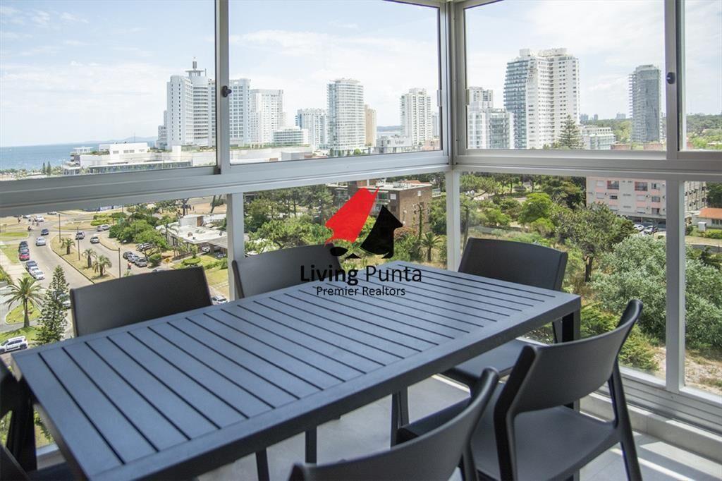 Vende apartamento de 2 dormitorios y medio en del