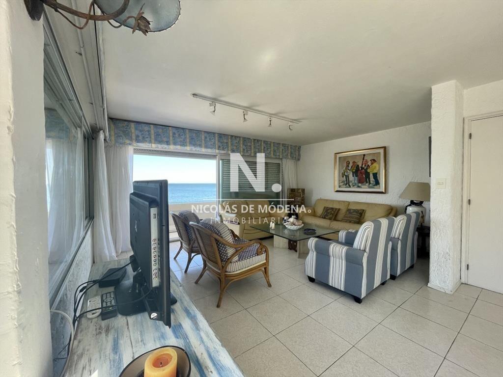 Apartamento en primera línea, Playa Brava, Punta del Este.