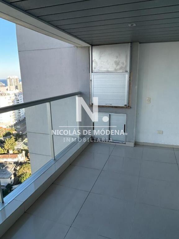Vende apartamento en Mansa de 2 Dormitorios.