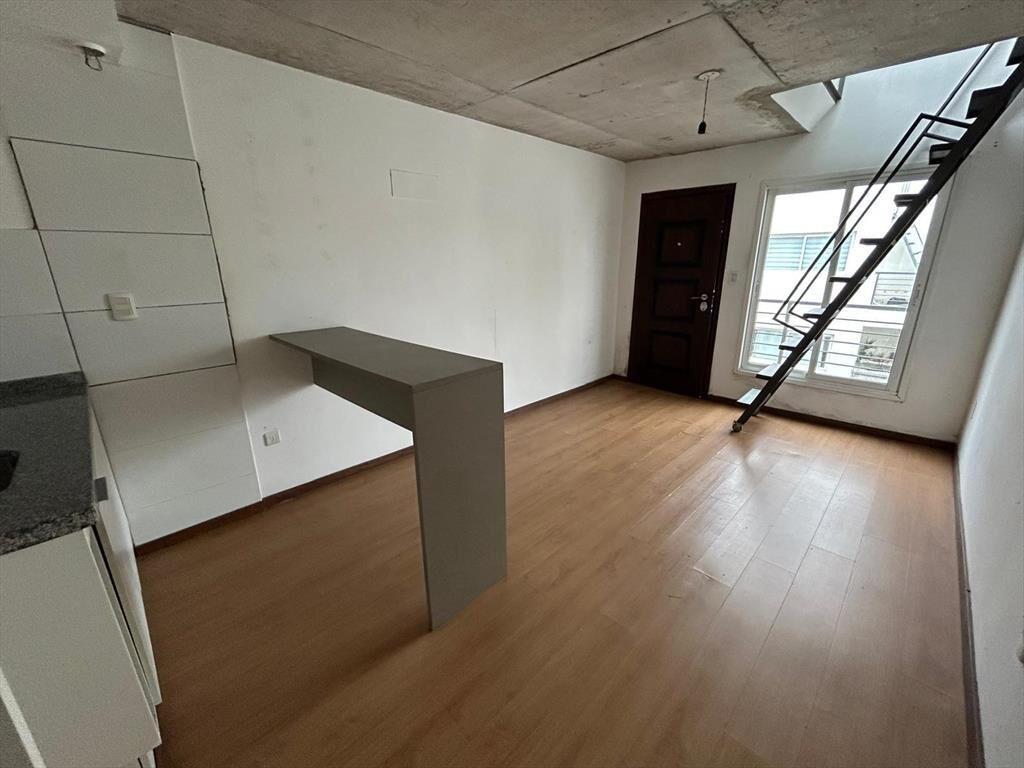 proximo Bv y Agraciada, 1 dormitorio, 41 m2 terraza de 29