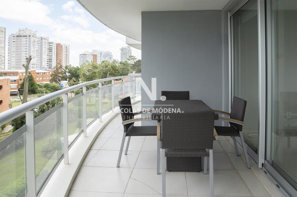 Apartamento de 3 Dormitorios en Playa Mansa en -