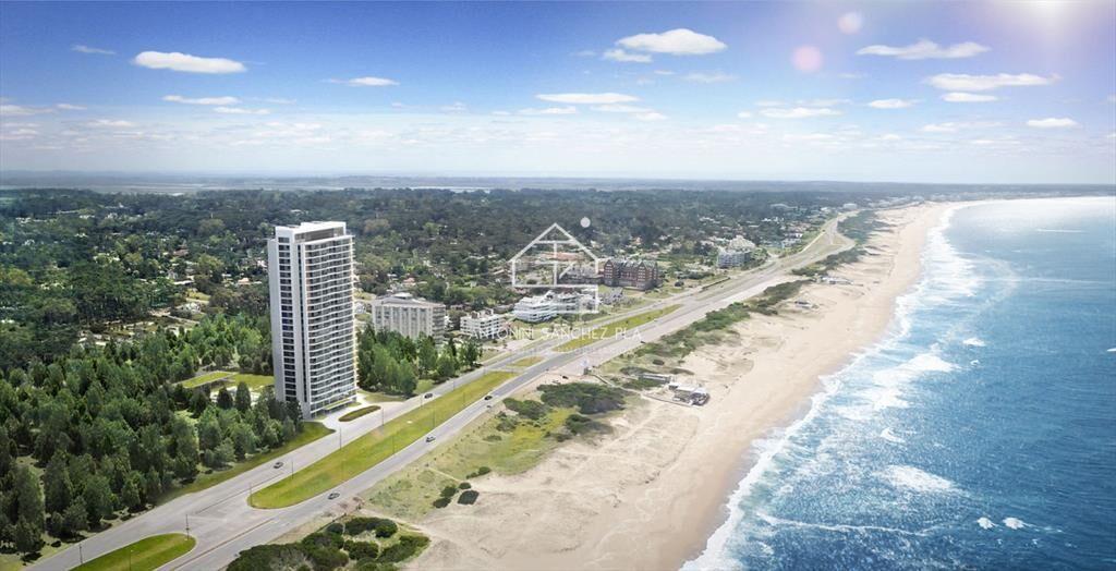 Vende apartamento de 3 dormitorios con vista al mar en Brav