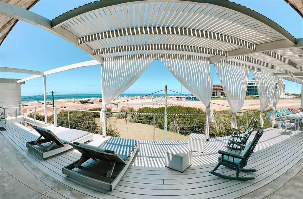 Casa en venta con vista al mar en El Chorro, del
