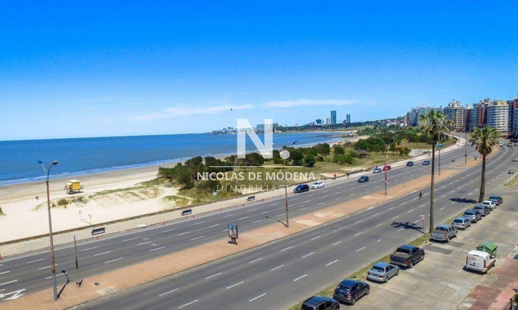 Venta Exclusivo Apartamento de 3 Dormitorios Con
