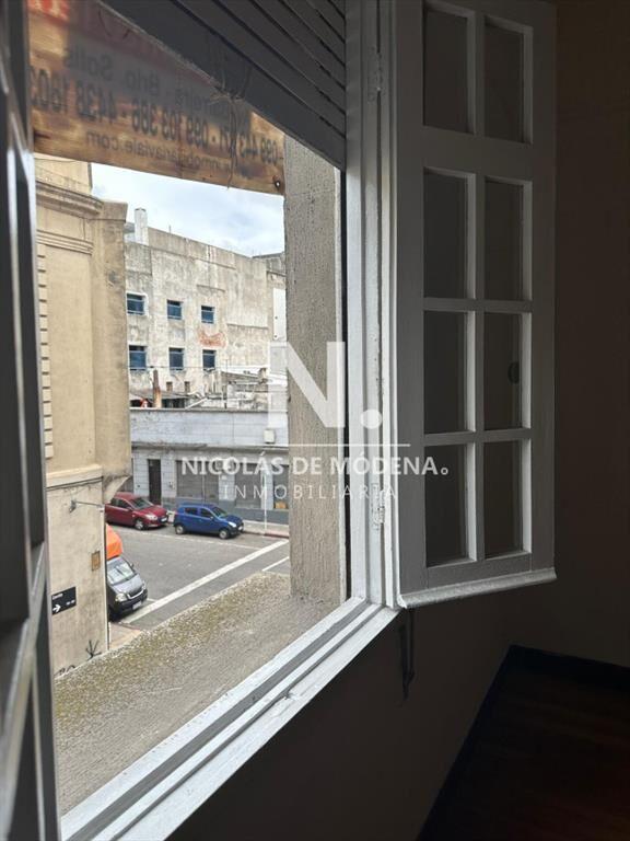 Apartamento de 4 Dormitorios en Ciudad Vieja. en