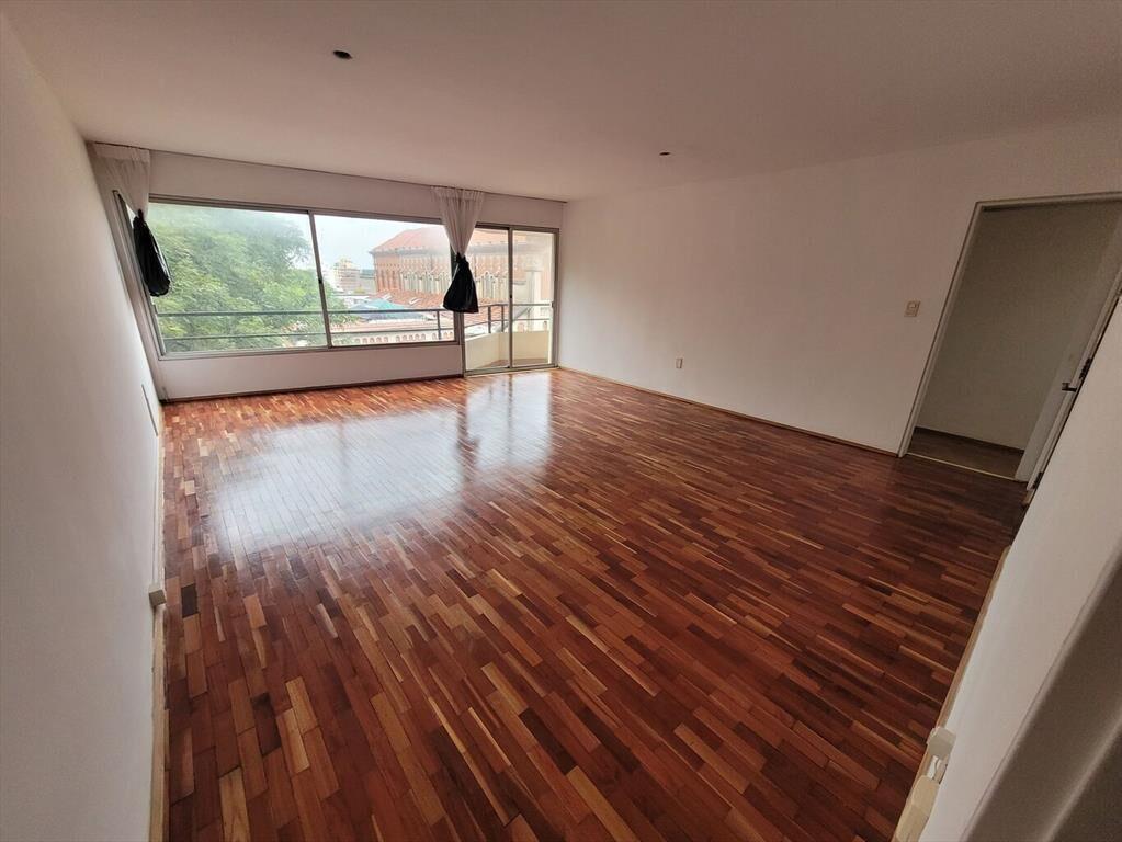 Hermoso apto, único en 4to piso, sobre Ellauri esq. Joaquín
