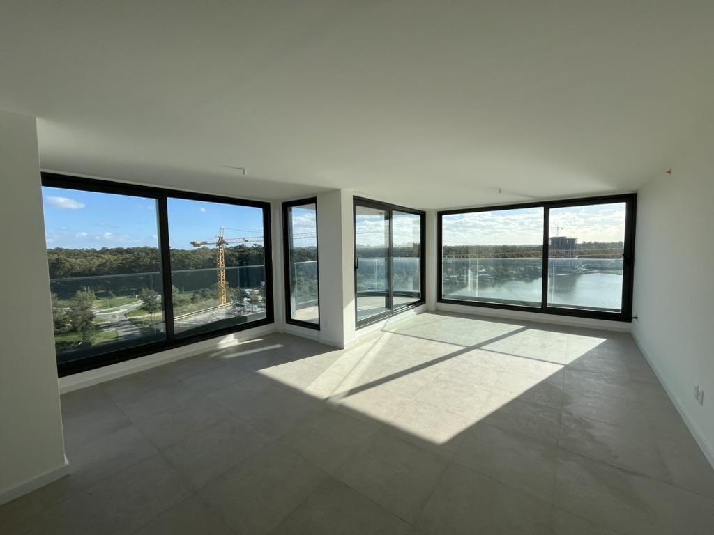 Venta Penthouse Exclusivo en Carrasco Boating – Lujo y Vist