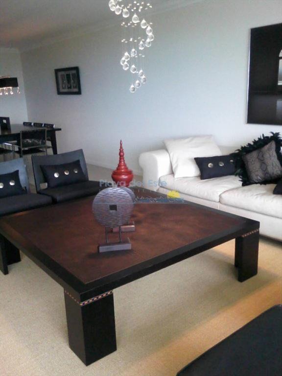 Apartamento en Venta de 3 dormitorios en Punta ,