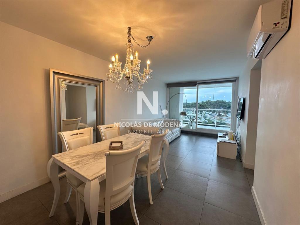 Vende apartamento de 2 dormitorios en Roosevelt