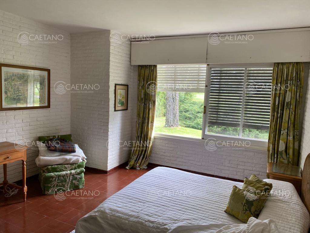 Venta casa 5 dormitorios. Golf, Punta del Este.