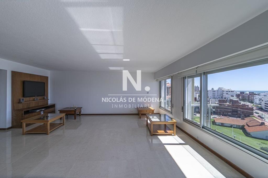 Hermoso Departamento en venta frente al mar.