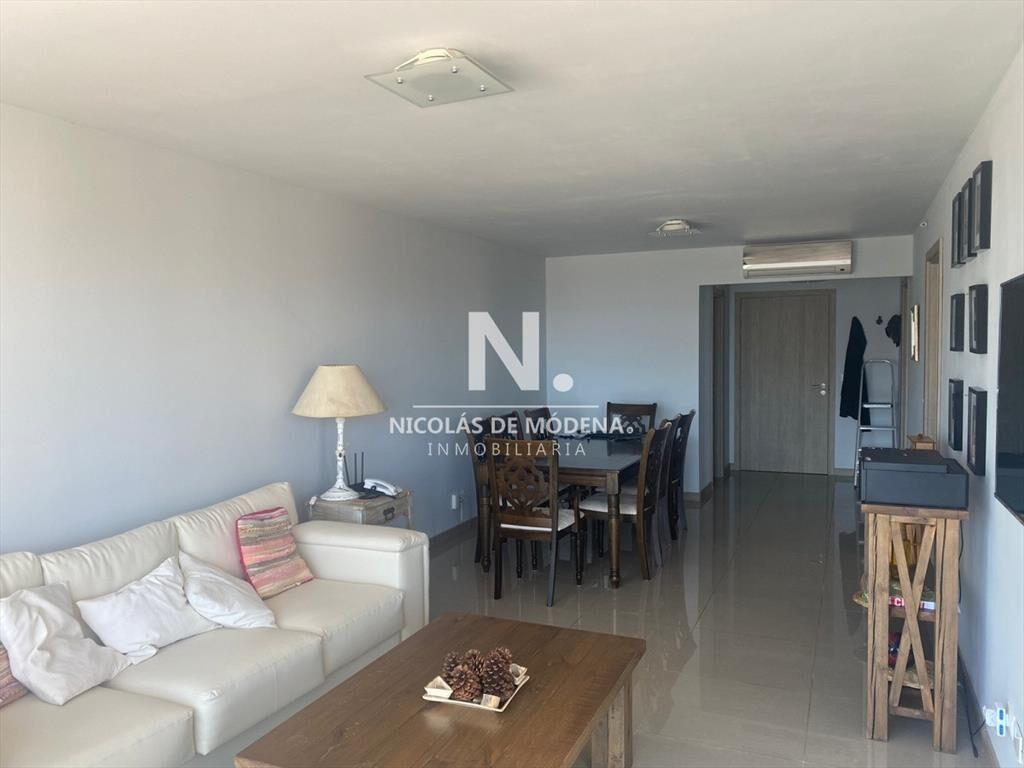 Apartamento en Venta de 2 dormitorios en Edificio