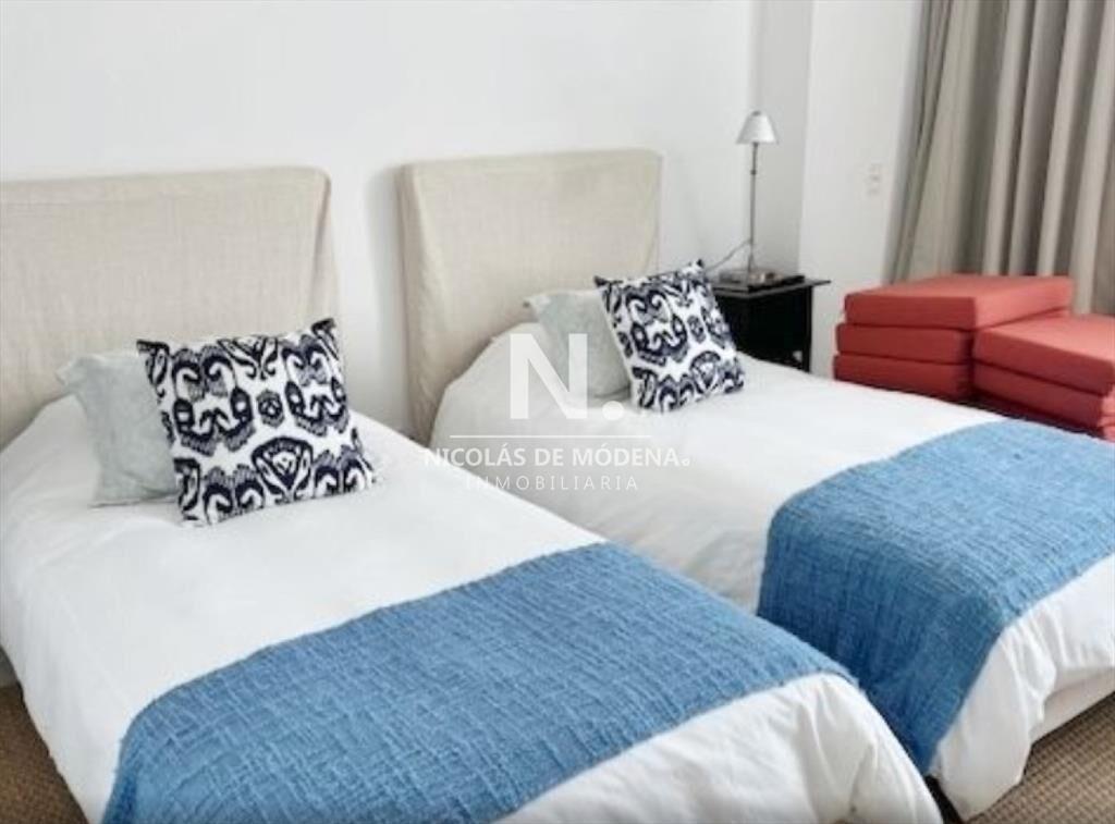 En venta apartamento de 3 dormitorios en Brava,