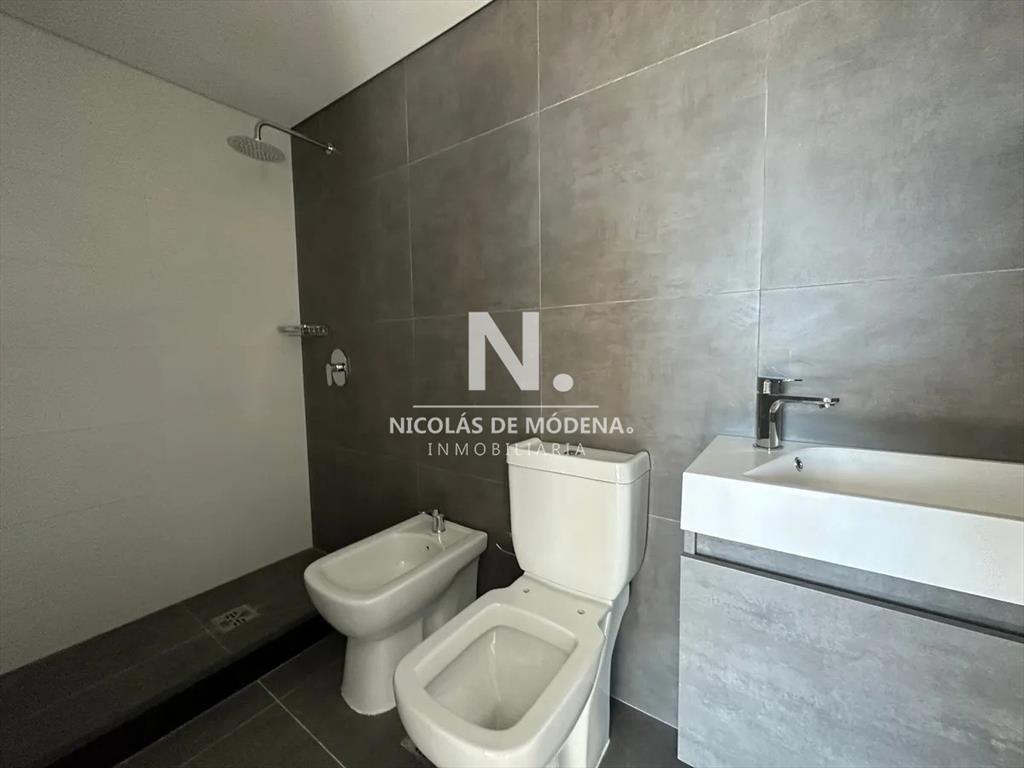 Venta Apartamento de 2 Dormitorios A Estrenar en Punta carr