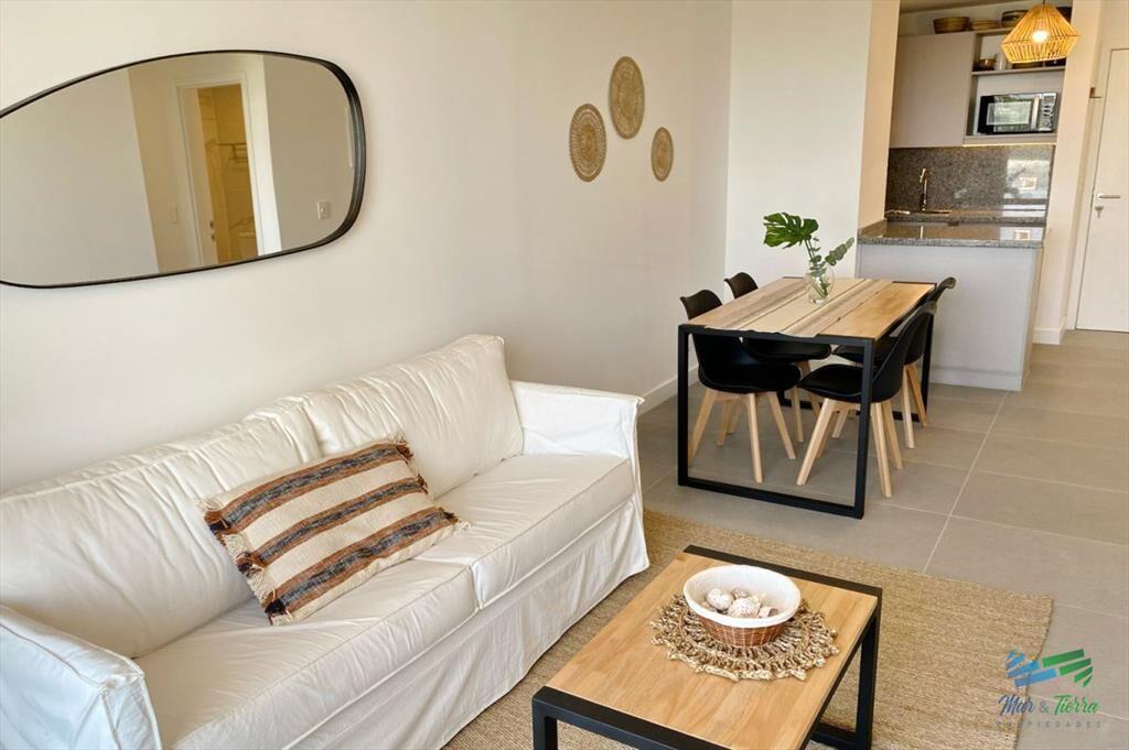 ALQUILER INVERNAL, UN DORMITORIO Y MEDIO. 2024 EDIFICIO CON