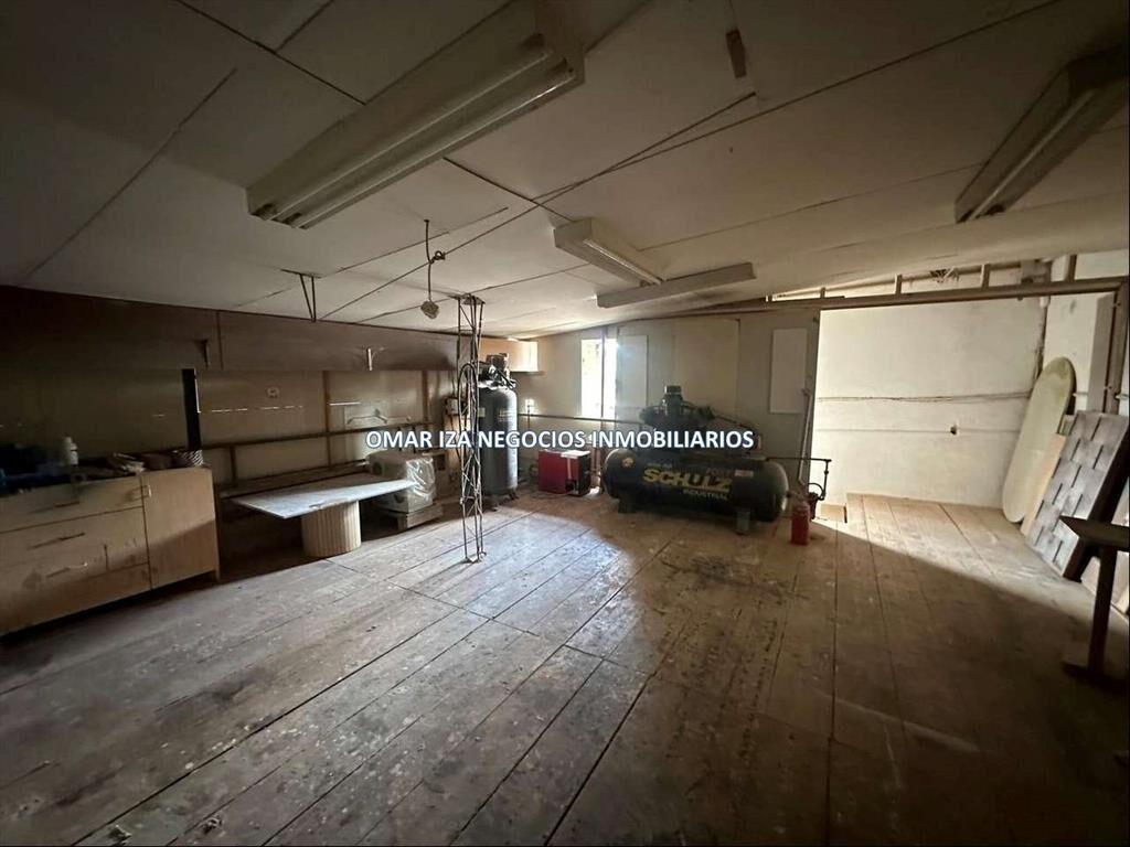 Venta local industrial o depósito en Malvin Norte, llave ca