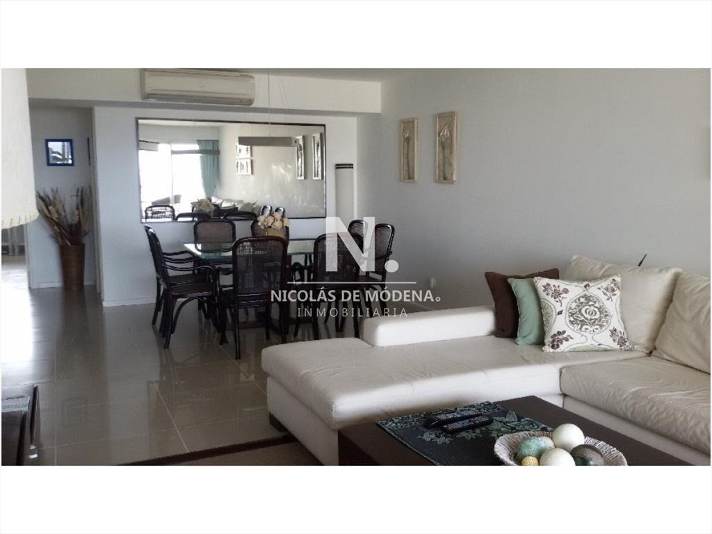 Apartamento de categoría a pasos Del Mar