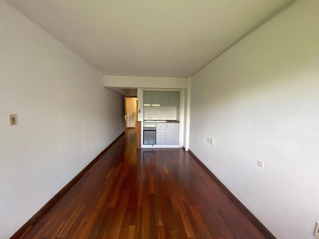 Venta monoambiente en Plaza Cagancha a pasos de Av. 18 de J