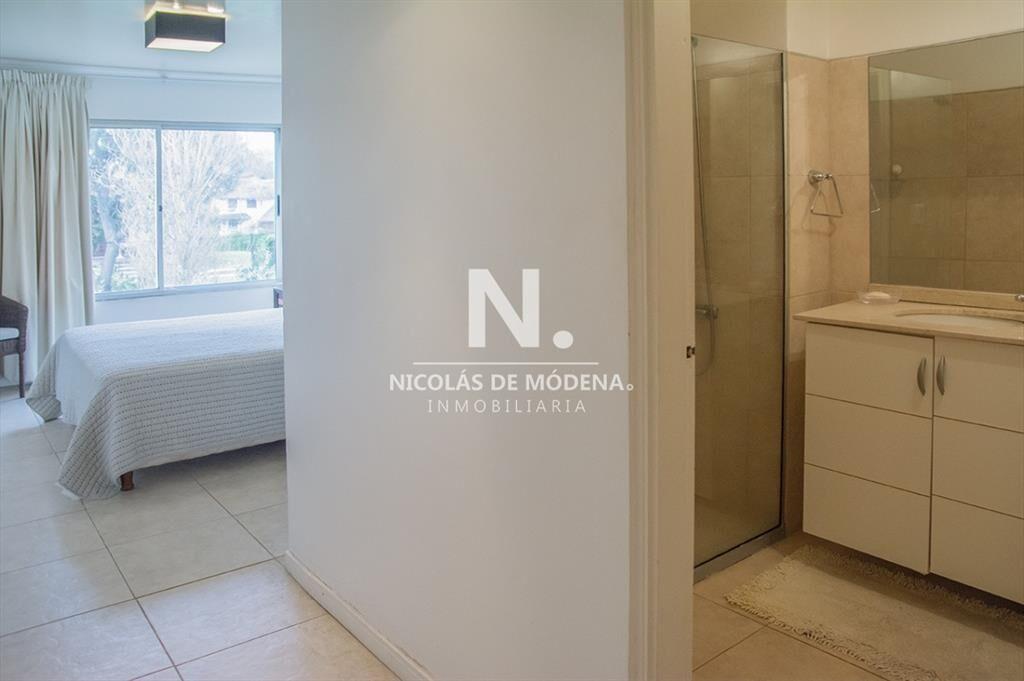 Departamento en venta a metros de Playa Mansa