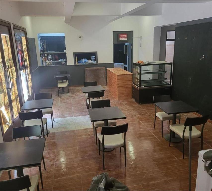 VENTA DE LOCAL DE GRAN METRAJE EN COLONIA DEL SACRAMENTO