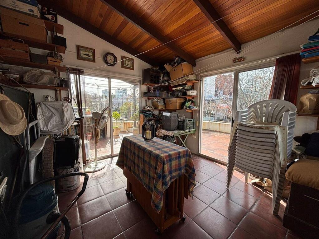 CASATROJA VENTA CASA 3 PLANTAS PUNTA CARRETAS