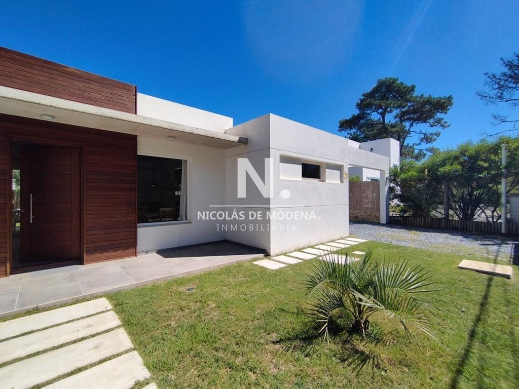 En venta casa en La Barra de 3 Dormitorios