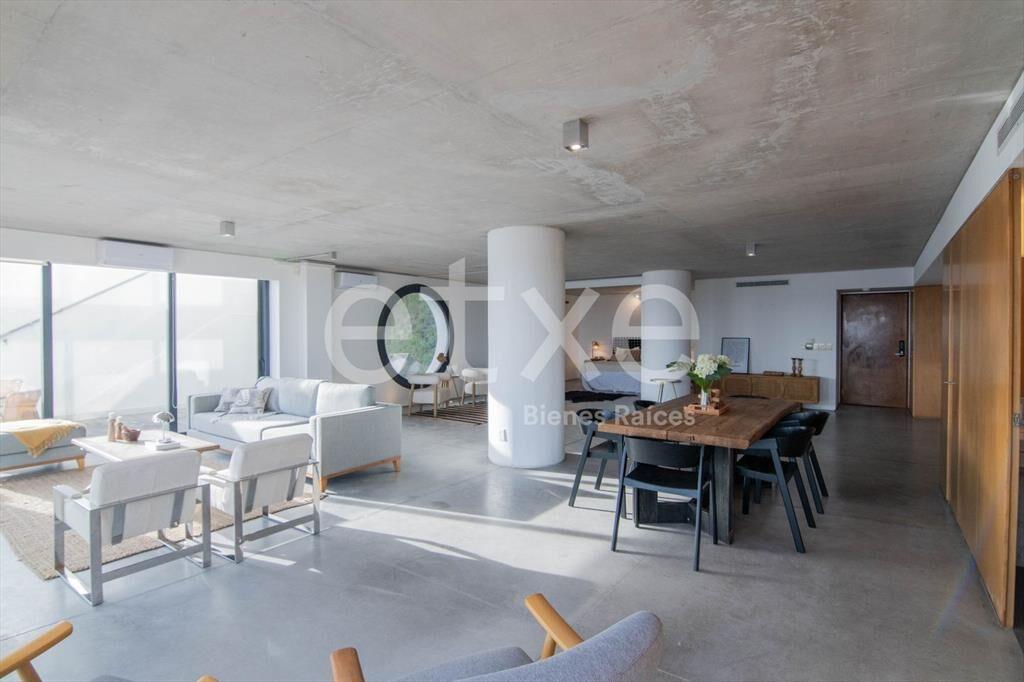 Venta de Exclusivo Loft Rambla Punta Gorda Montevideo...