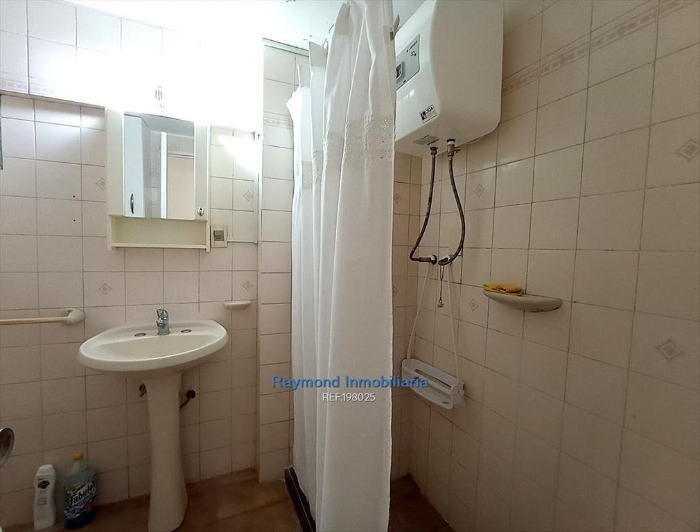 A pasos Rambla con muebles. 1 Dor, baño, coc def, lavadero