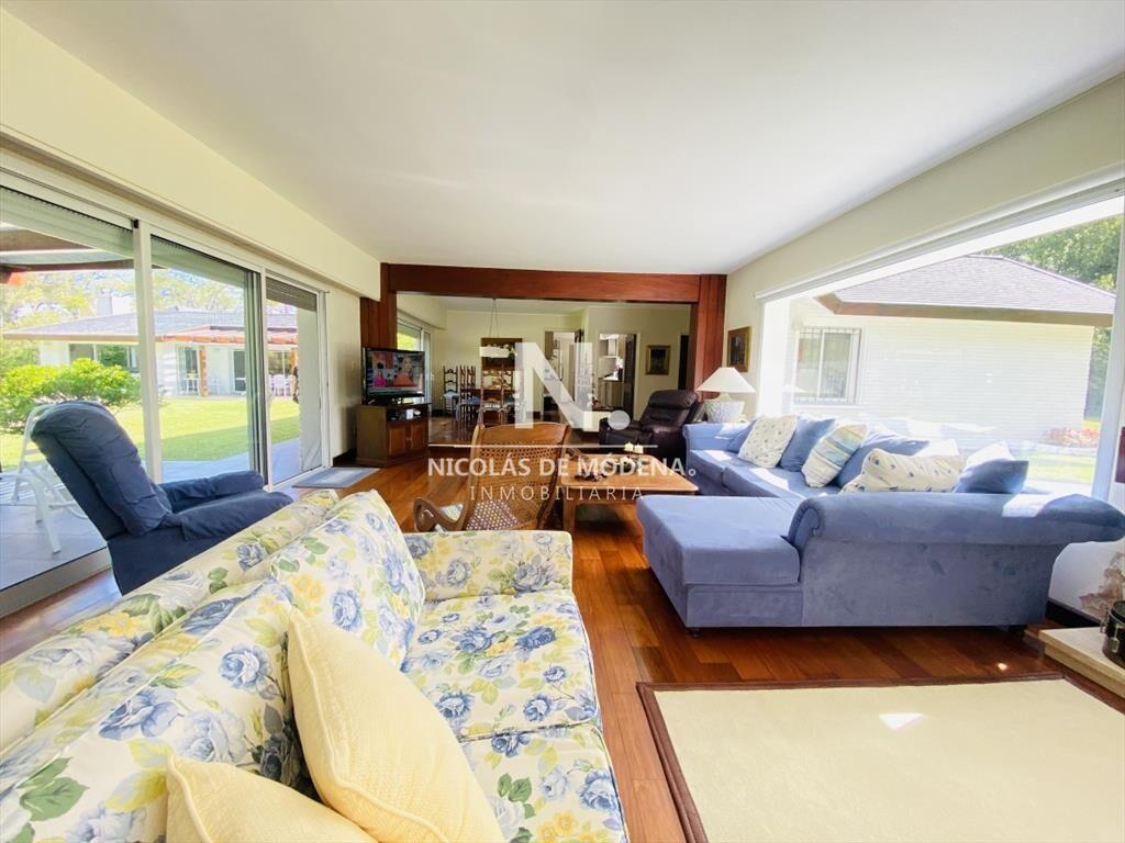 Impecable Residencia en la mansa a pasos del mar