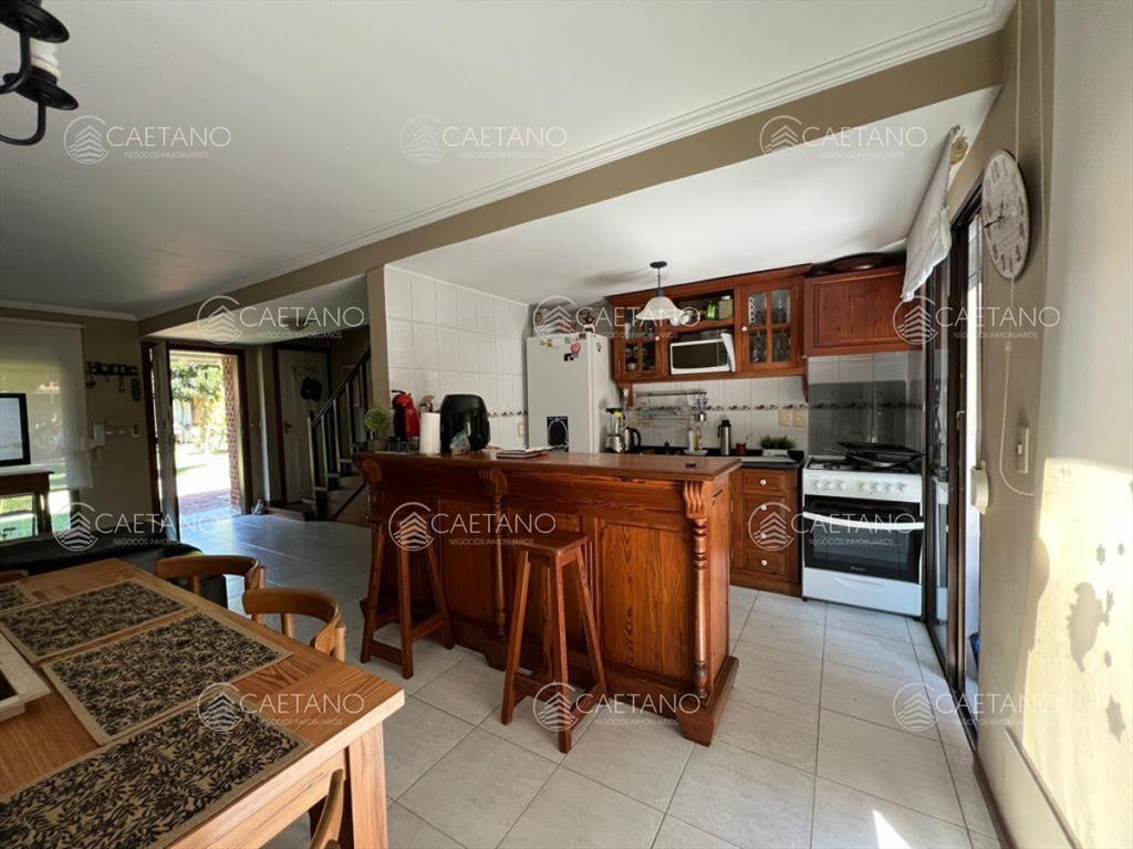 VENTA CASA EN COMPLEJO CON PISCINA PUNTA DEL ESTE