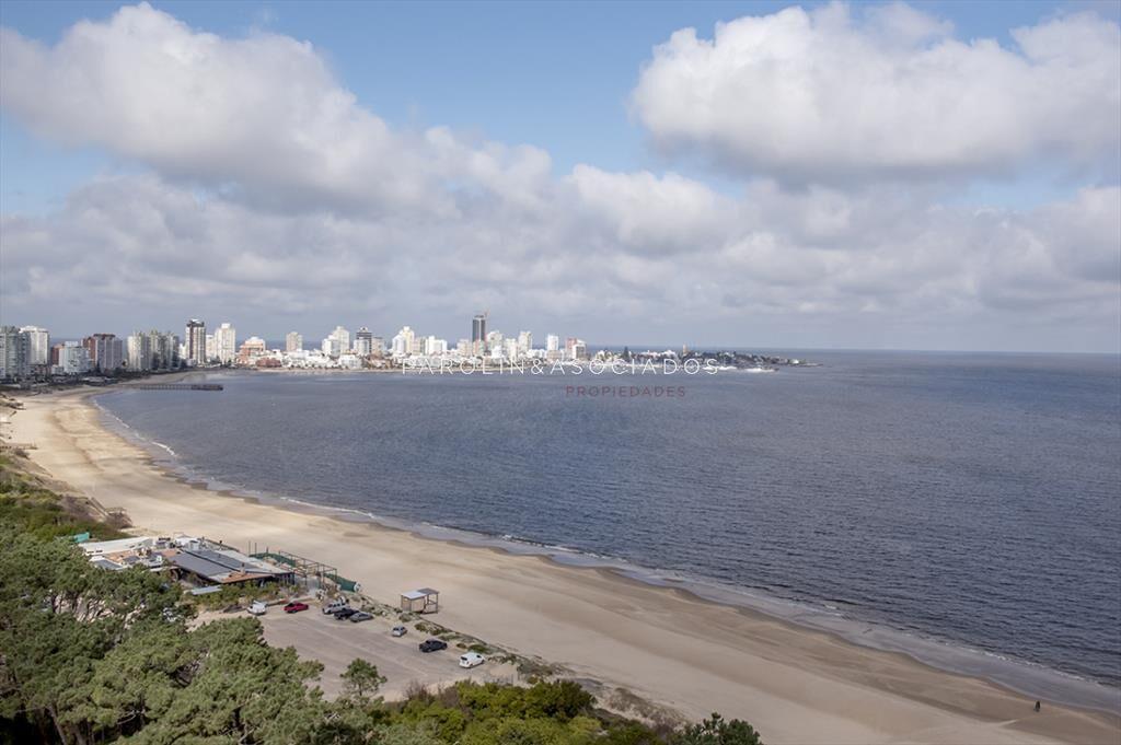 Apartamento en Mansa - Punta del Este en venta de 3 dormito