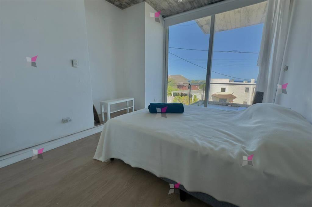 Casa en alquiler a metros del mar con excelente vista