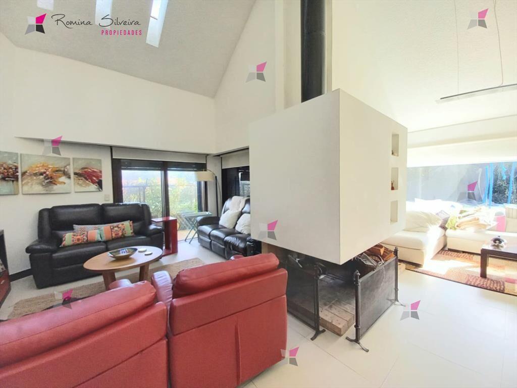 VENTA DE CASA DE 5 DORMITORIOS EN CANTEGRIL PUNTA