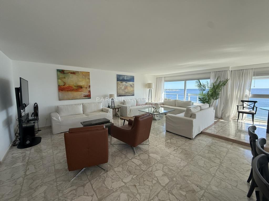 Departamento en Venta de 3 Dormitorios en Punta