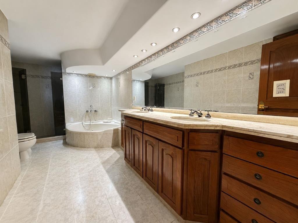 Venta Apartamento Rambla Punta Carretas 4 Dorm
