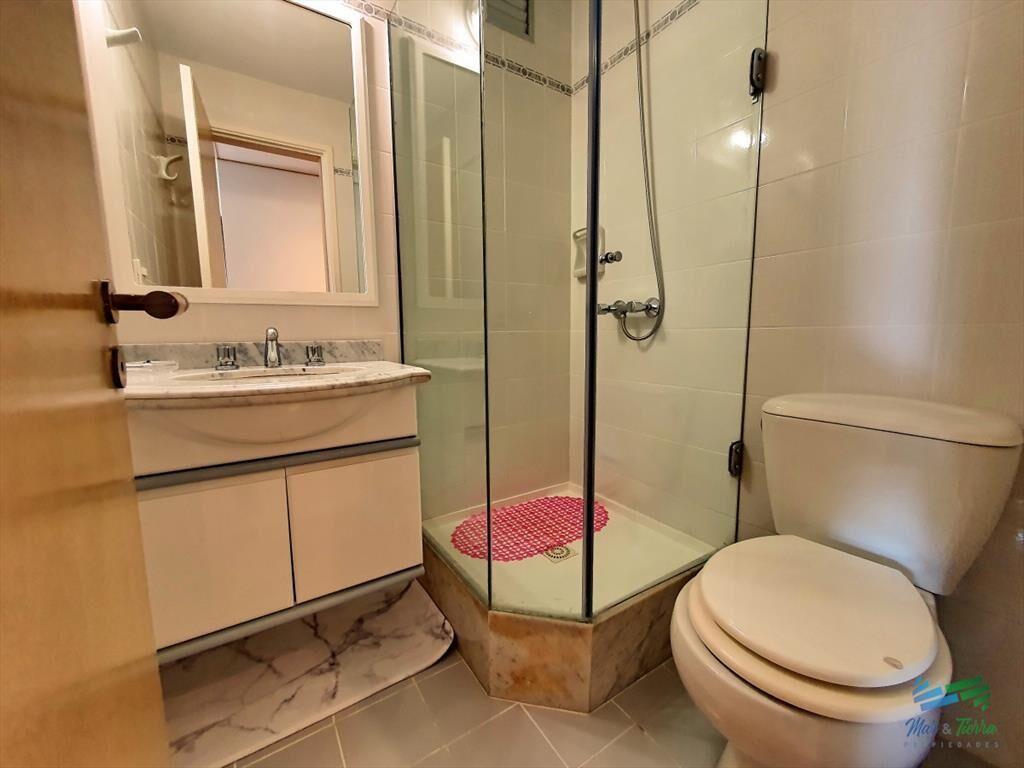 Vendo apartamento de 2 dormitorios, 2 baños y