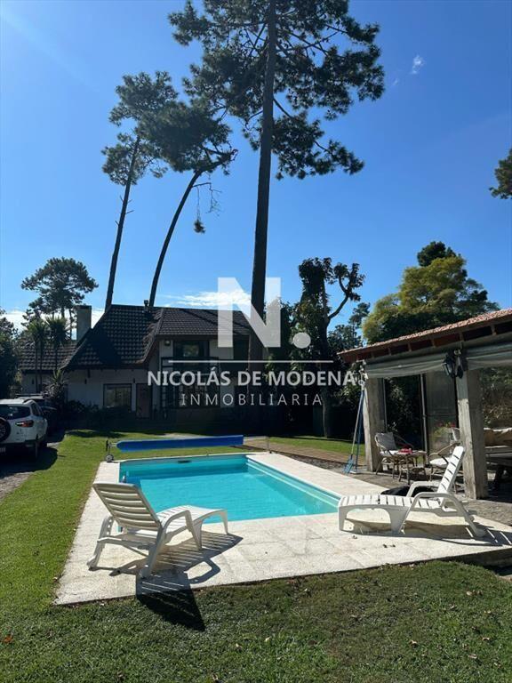 Vende Casa de 4 dormitorios + Plus en Pinares,