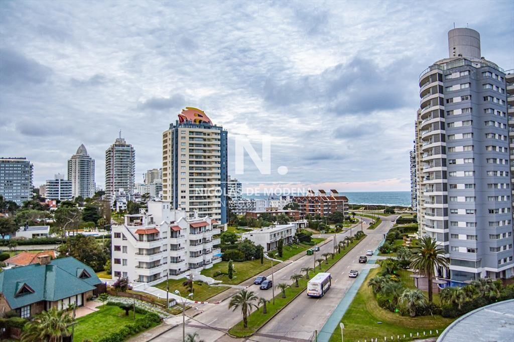 Apartamento en venta de 3 dormitorios en Punta