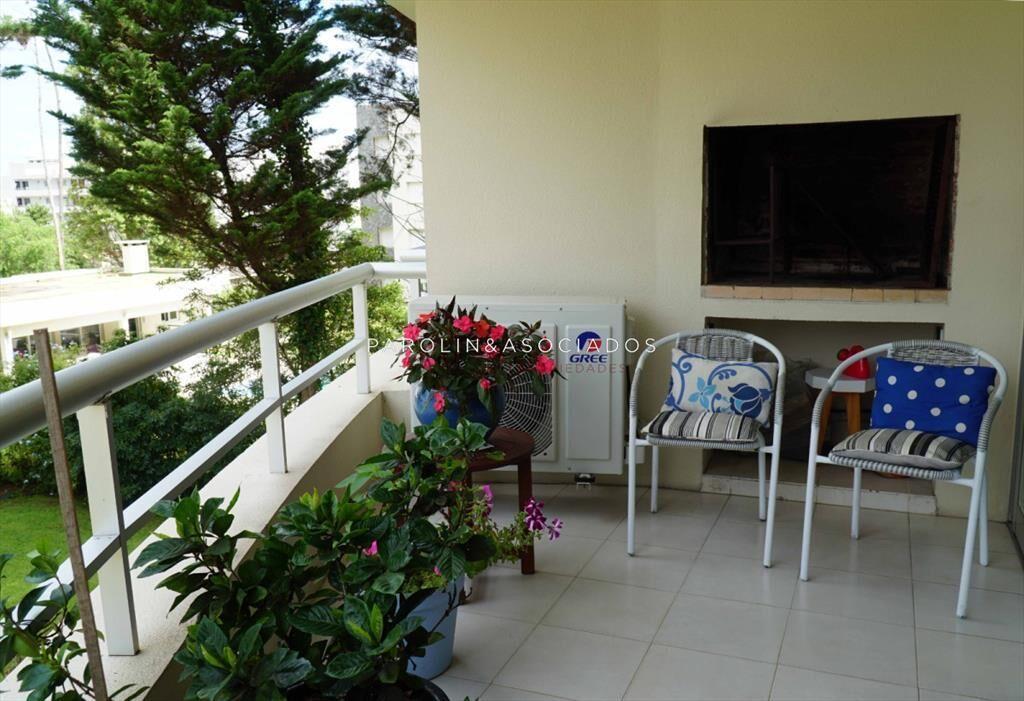 Apartamento de 3 dormitorios en venta en la Punta
