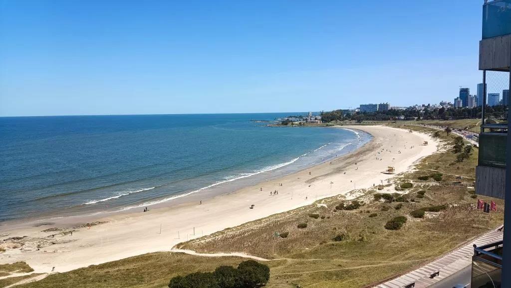 Venta apartamento de 2 dormitorios frente al mar en Malvin