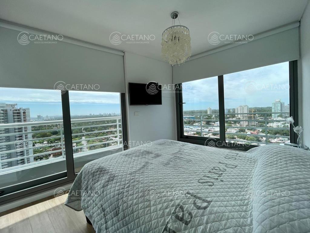 Excepcional apartamento de 4 dormitorios en piso