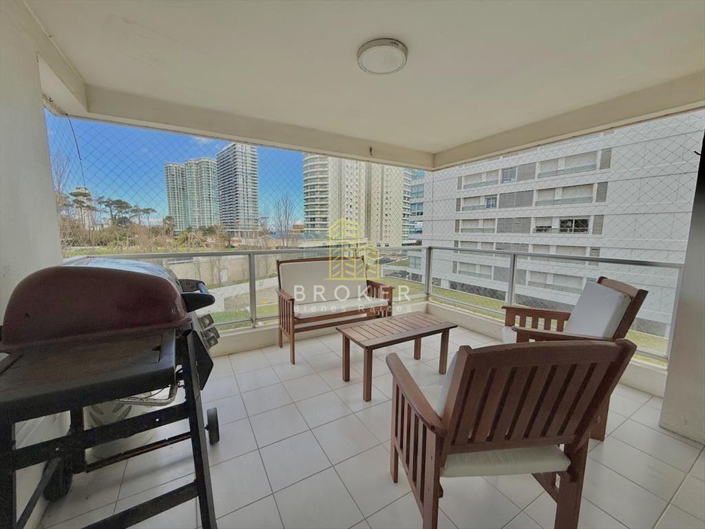 Venta Apartamento Mansa Punta del Este vista al 3