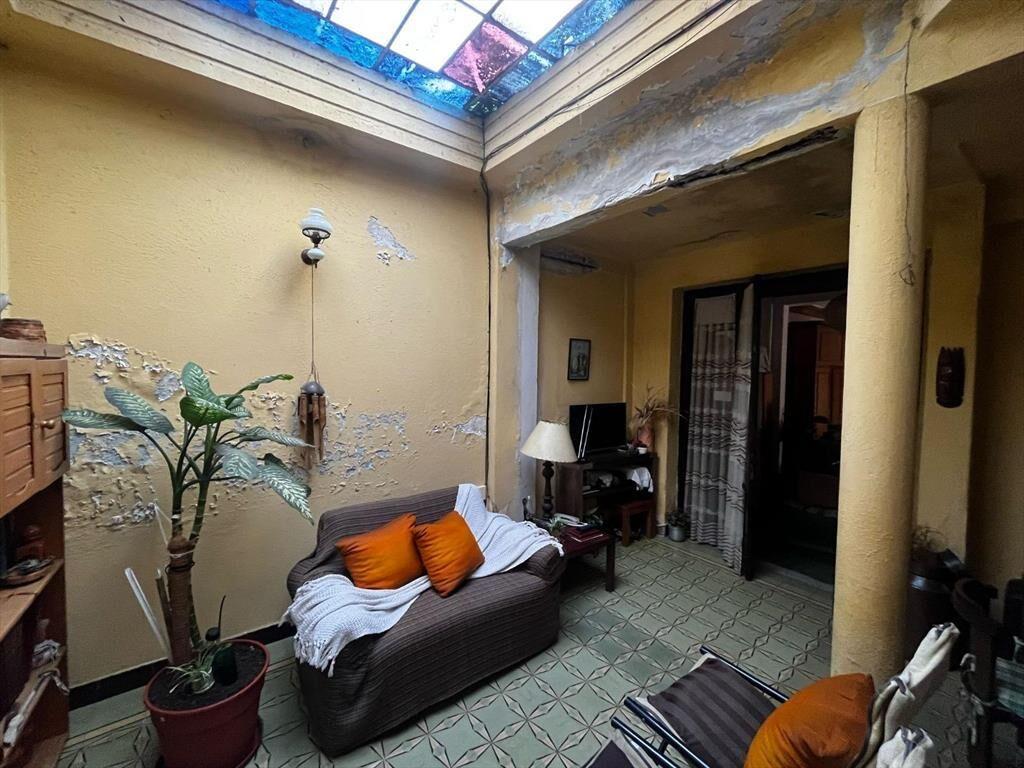 8 de octubre esq. Luis Alberto de Herrera , 280 m2, 3 dorm,