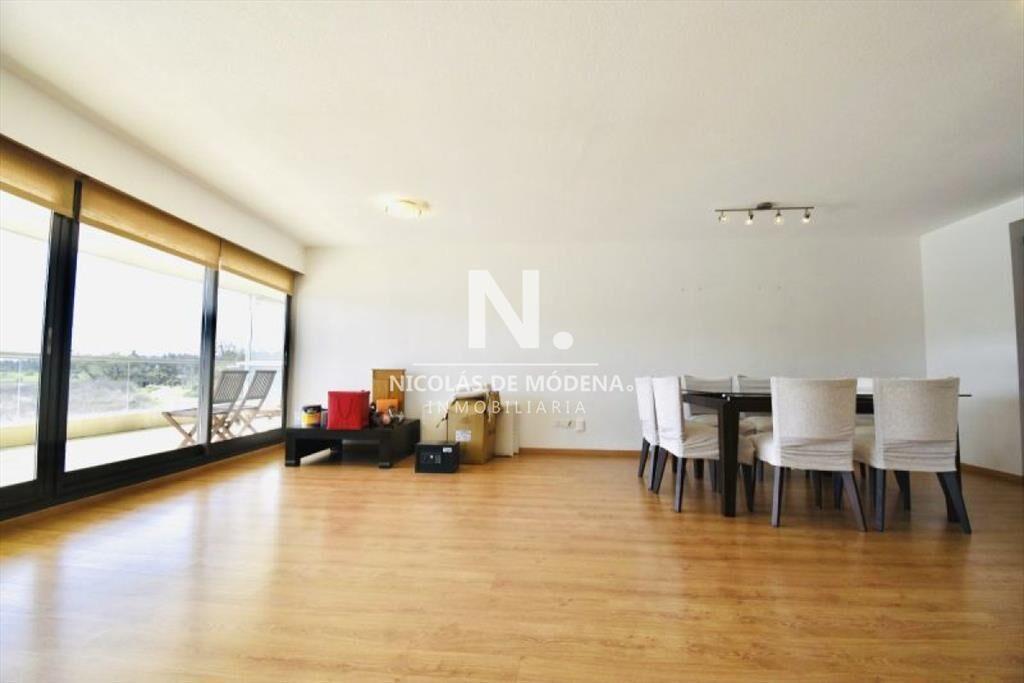 Venta de Apartamento de 3 dormitorios en Playa