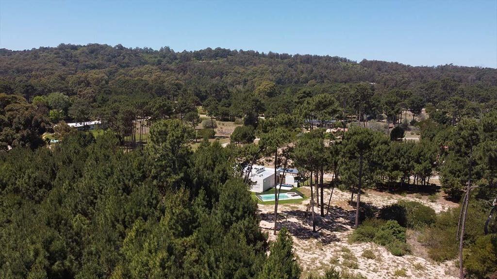 Exclusivo lote en Laguna del Sauce y cerca del mar, junto a