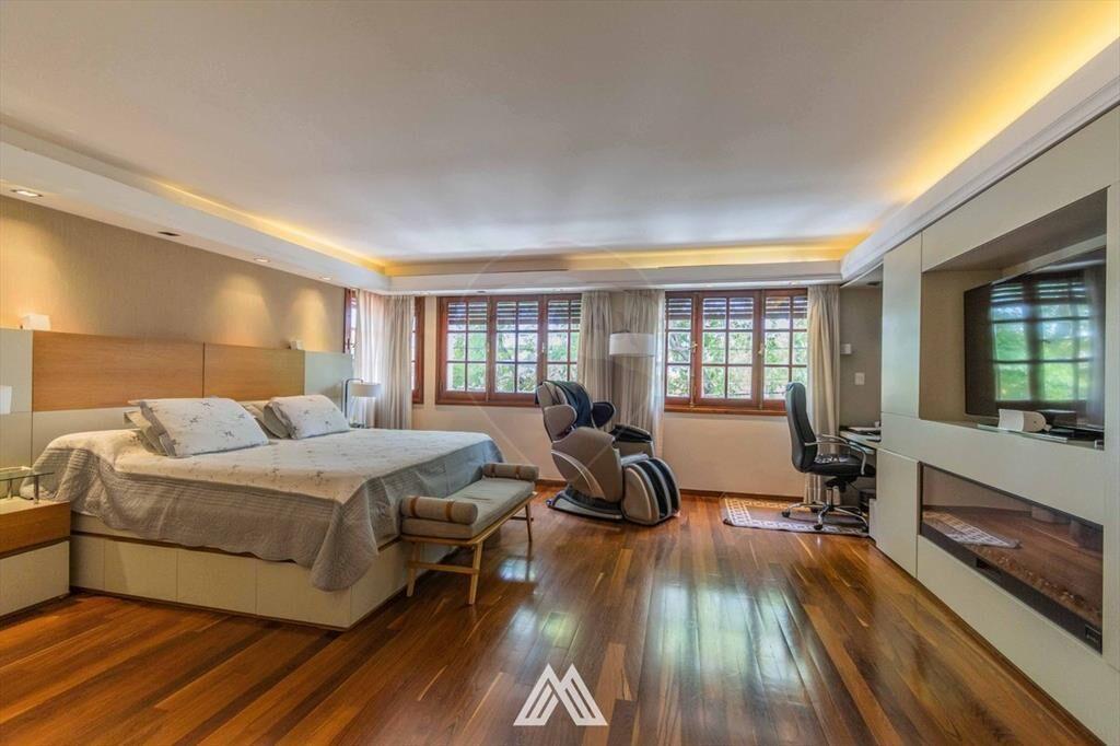 VENTA CASA CARRASCO SUR 4 DORM PISCINA PROX RBLA
